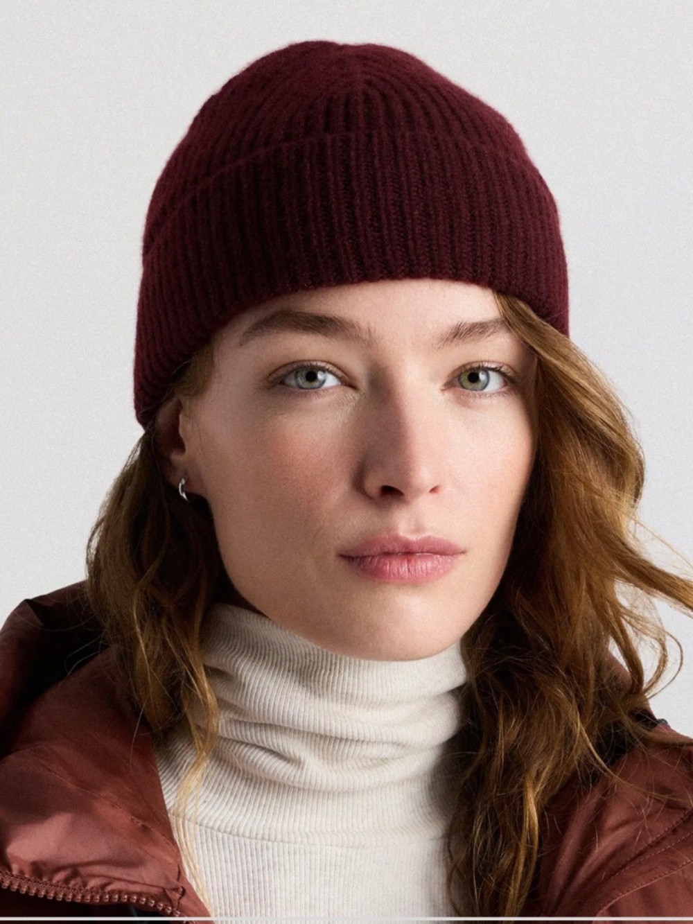 NWT QUINCE MONGOLIAN CASHMERE RIBBED BEANIE IN RICH BURGUNDY SIZE XS/S